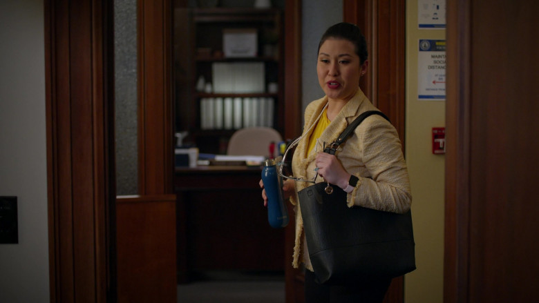 Bobble Insulate Water Bottle (Thermos) of Ruthie Ann Miles as Sherri Kansky in All Rise S02E04