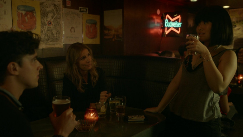 Budweiser Beer Signs in The Wilds S01E07 (3)