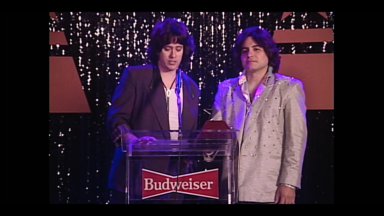 Budweiser in Selena The Series S01E03 And the Winner is… (5)