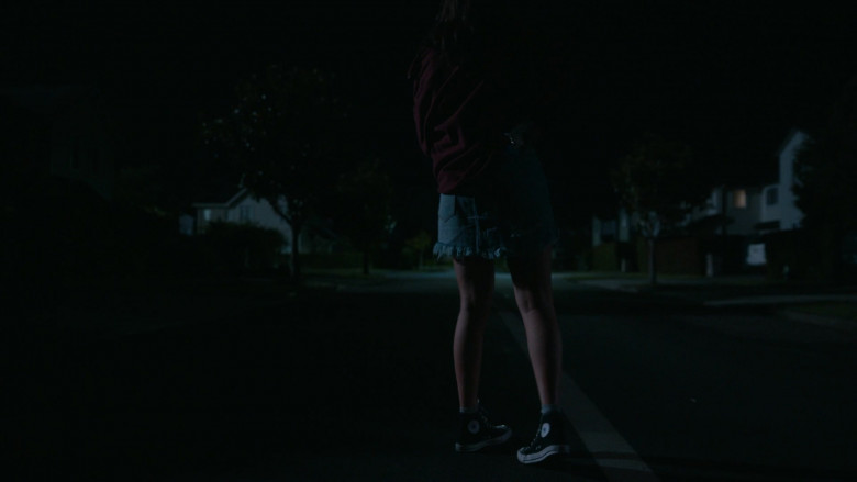 Converse High Top Shoes of Sarah Pidgeon as Leah Rilke in The Wilds S01E06