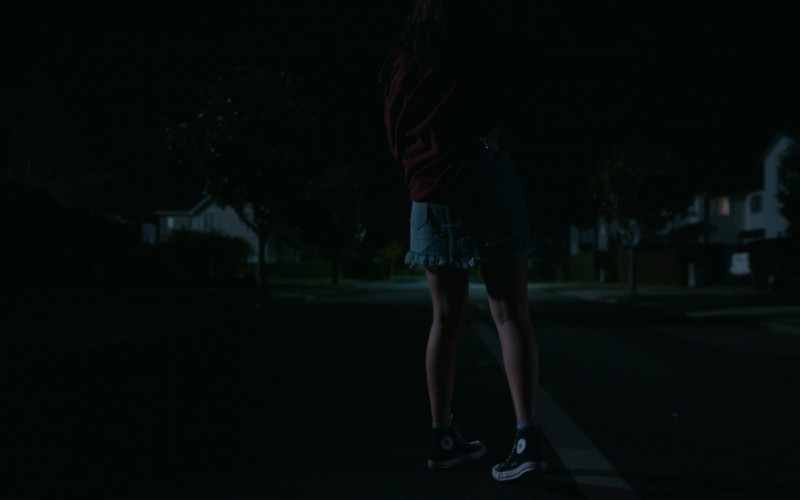 Converse High Top Shoes of Sarah Pidgeon as Leah Rilke in The Wilds S01E06
