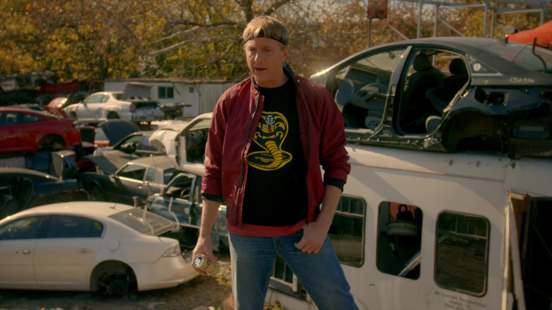 Coors Banquet Beer Drunk by William Zabka as Johnny Lawrence in Cobra Kai S01E08 Molting (2)