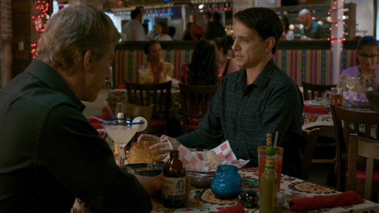 Coors Banquet Beer Drunk by William Zabka as Johnny Lawrence in Cobra Kai S02E09 Pulpo (1)