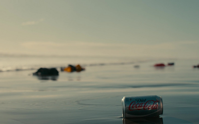 Diet Coca-Cola Drink Cans in The Wilds S01E01 Day One (2)