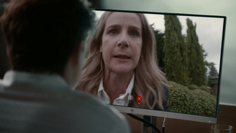HP Widescreen Monitor in The Wilds S01E08 Day Sixteen