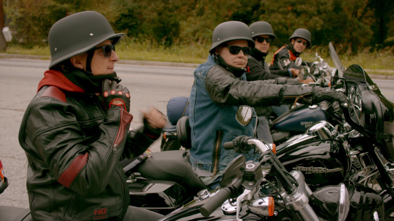 Harley-Davidson Motorcycles in Cobra Kai S02E06 (1)