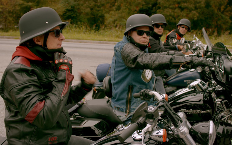 Harley-Davidson Motorcycles in Cobra Kai S02E06 (1)