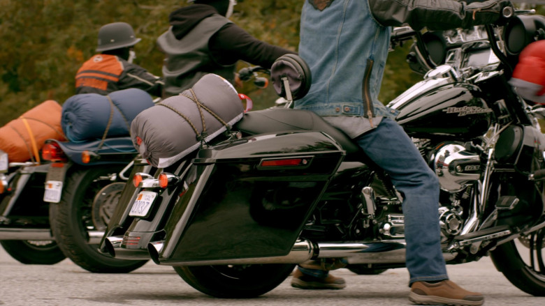 Harley-Davidson Motorcycles in Cobra Kai S02E06 (2)