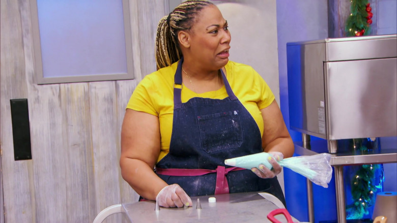 Hedley & Bennett Aprons in Holiday Baking Championship S07E06 Topsy-Turvy Holidays (3)
