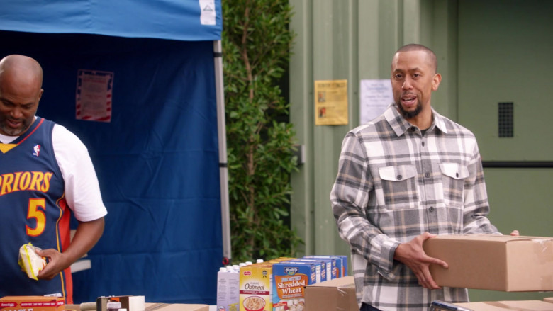 Hospitality Frosted Shredded Wheat in Black-ish S07E06