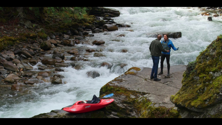 Jackson Kayak in Virgin River S02E06 (1)