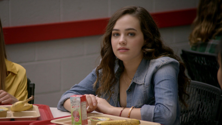Juicy Juice 100% Apple Juice of Mary Mouser as Samantha LaRusso in Cobra Kai S01E02 (2)