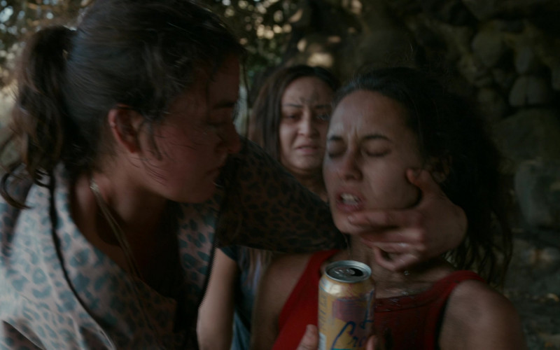 LaCroix Sparkling Water Can of Erana James as Toni Shalifoe in The Wilds S01E06 Day Twelve (3)