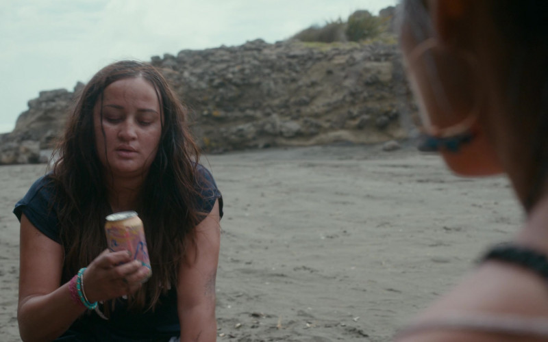 LaCroix Sparkling Water Enjoyed by Jenna Clause as Martha Blackburn in The Wilds S01E06 Day Twelve