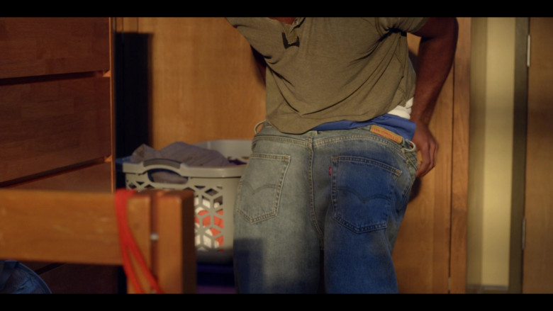 Levi's Men's Denim Shorts of Jay Reeves as Ray McElrathbey in Safety (2020)