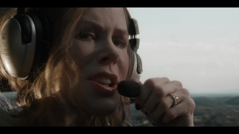 Lightspeed Aviation Headset of Nicole Kidman as Grace Fraser in The Undoing S01E06 TV Show (3)