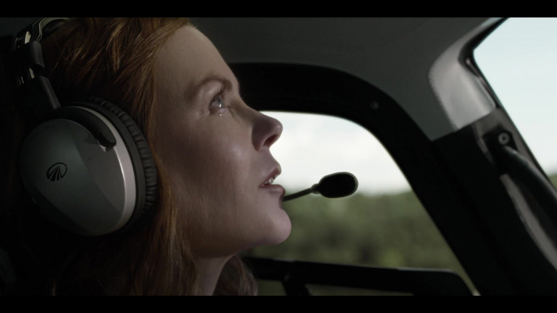 Lightspeed Aviation Headset of Nicole Kidman as Grace Fraser in The Undoing S01E06 TV Show (4)