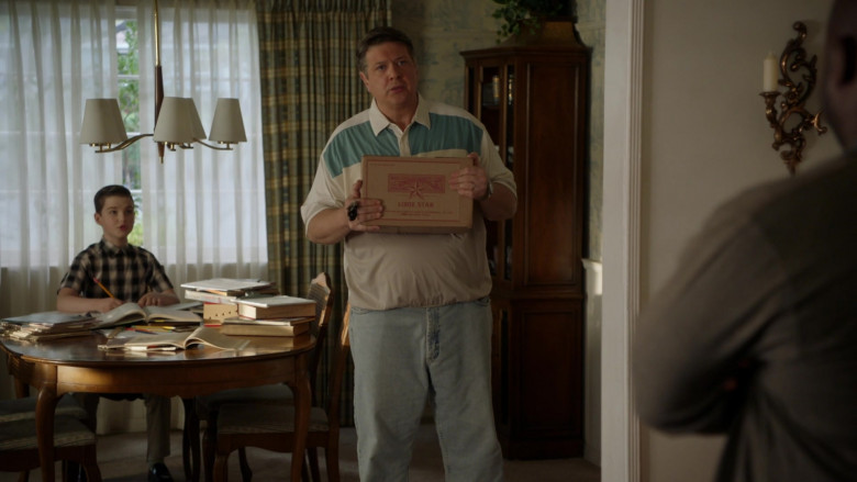 Lone Star Beer Box Held by Lance Barber as George Cooper Sr. in Young Sheldon S04E05