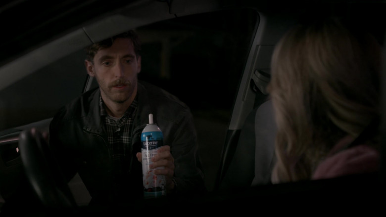 Lucerne Whipped Topping Fat Free Held by Thomas Middleditch as Drew in B Positive S01E04 (2)