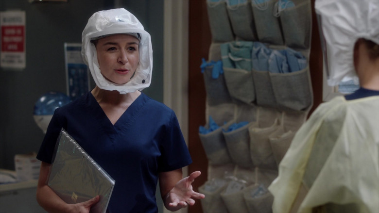 Microsoft Surface Tablet Held by Caterina Scorsone as Dr. Amelia Shepherd in Grey’s Anatomy S17E05 (1)