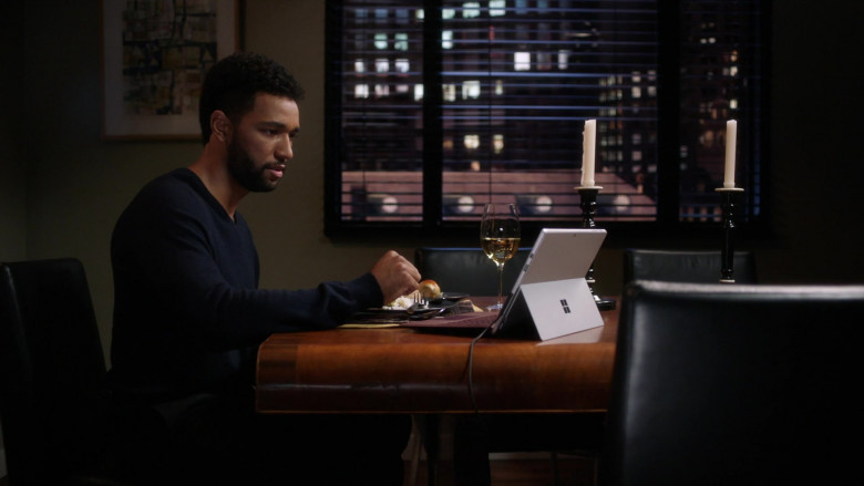 Microsoft Surface Tablets in Grey's Anatomy S17E04 (3)