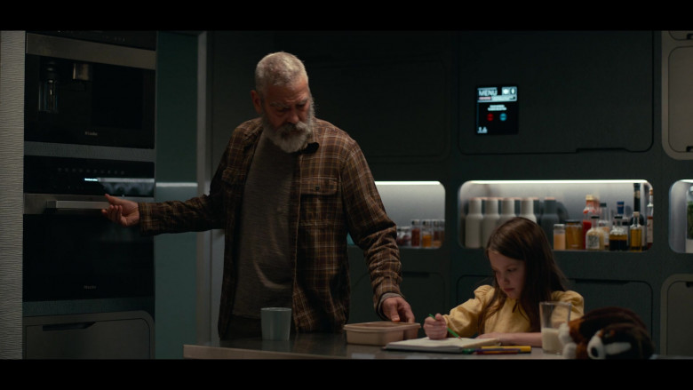 Miele Built-In Oven Used by George Clooney as Augustine Lofthouse in The Midnight Sky (2)