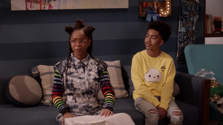 Miles Brown Wears Lacoste Boys' Crocoseries Friends with You Cloud Crewneck Sweatshirt (Lemon) Outfit in Black-ish (3)