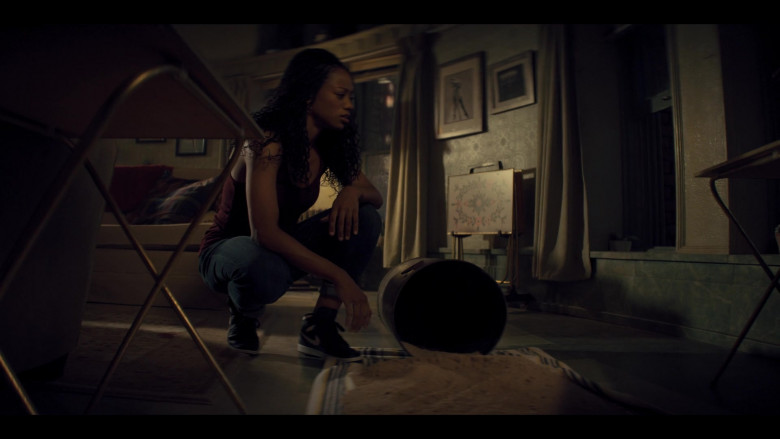 Nike Women's Sneakers of Kylie Jefferson as Neveah Stroyer in Tiny Pretty Things S01E02