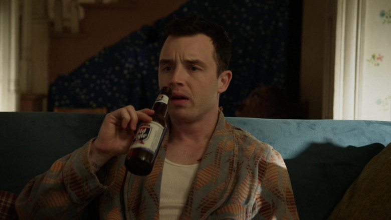 Old Style Beer of Noel Fisher as Mickey in Shameless S11E02 (2)