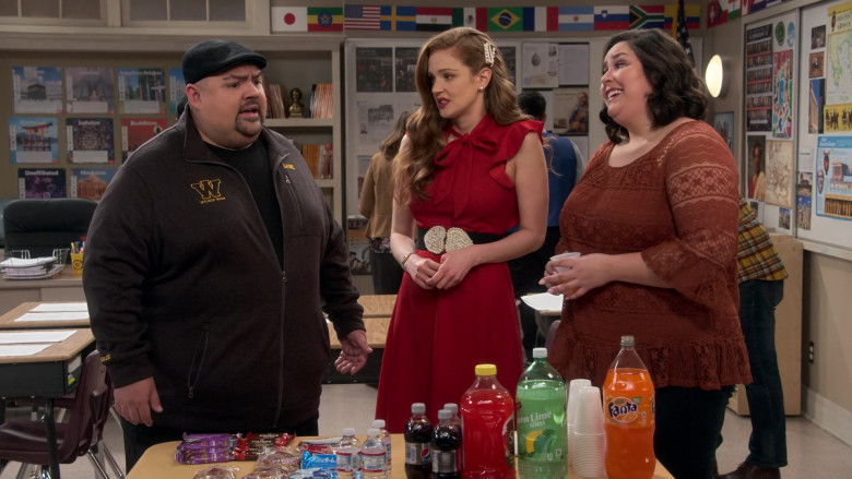 Pepsi and Fanta Soda Drinks in Mr. Iglesias S03E03 (2)
