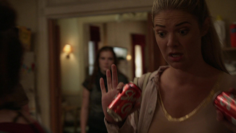 Shasta Cola Cans Held by Kate Miner as Tami in Shameless S11E03 (1)