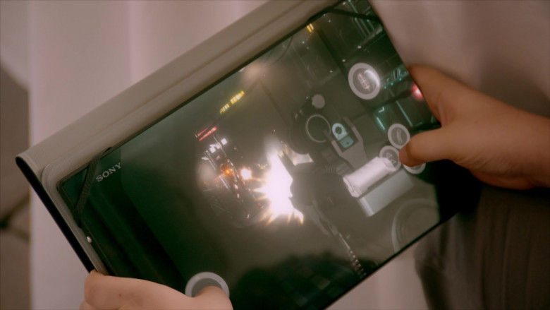Sony Tablet of Griffin Santopietro as Anthony in Cobra Kai S01E02 Strike First (2018)