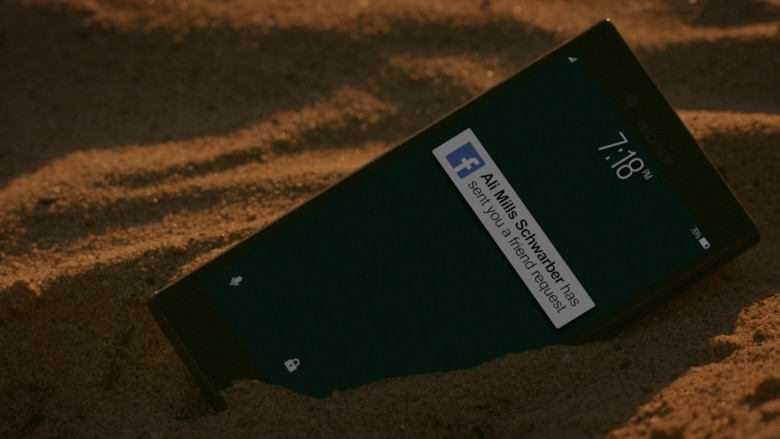 Sony Xperia Smartphone & Facebook App in Cobra Kai S02E10 No Mercy (2019)