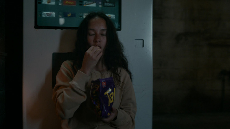 Takis Chips Enjoyed by Erana James as Toni Shalifoe in The Wilds S01E04 Day Six (1)