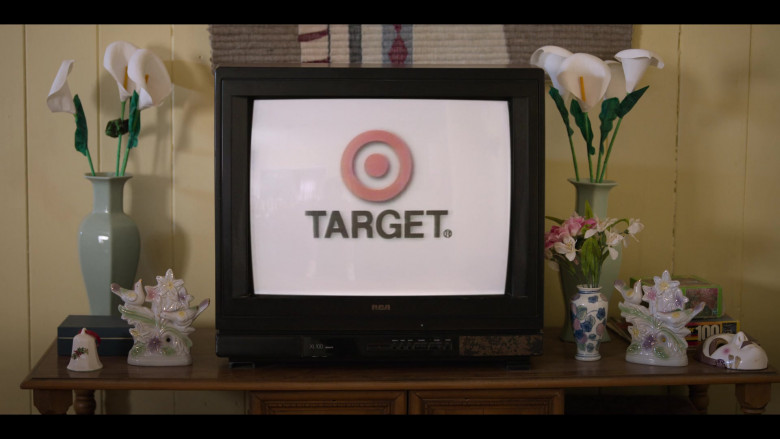 Target Store Ad & RCA TV in Selena The Series S01E02 Dame Un Beso (2020)