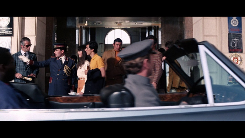 Touring Club Italiano badge (on the right, above the ACP badge) in On Her Majesty’s Secret Service (1969)