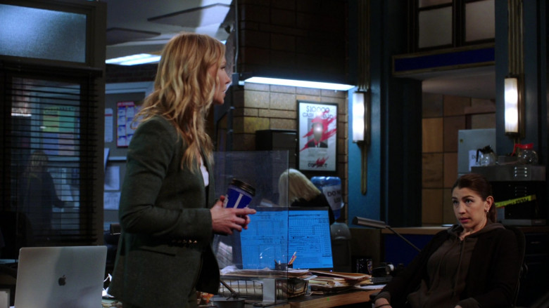 Apple MacBook Laptops in Law & Order Special Victims Unit S22E06 (1)