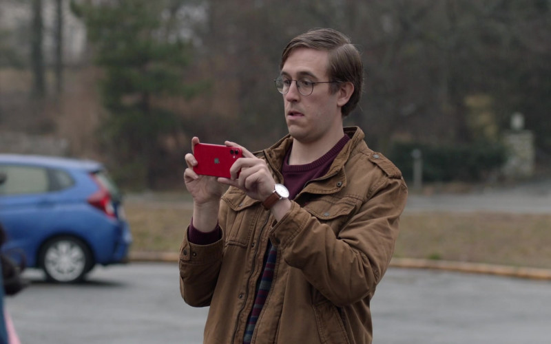 Apple iPhone Red Mobile Phone in Search Party S04E09 The Inferno (2021)