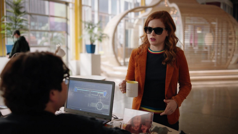 Asus Laptop in Zoey's Extraordinary Playlist S02E04 Zoey's Extraordinary Employee (2021)