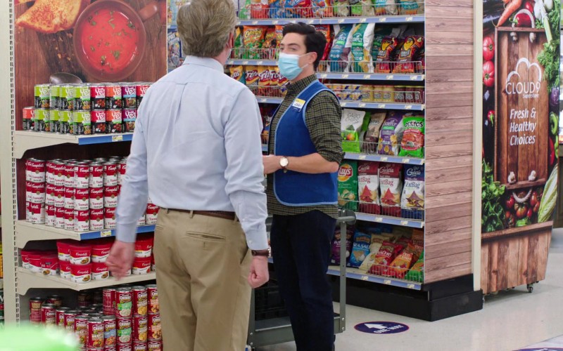 Campbell's, Fritos, Tostitos, Cabo Chips, Lay's, RW Garcia Snacks in Superstore S06E07 The Trough (2021)