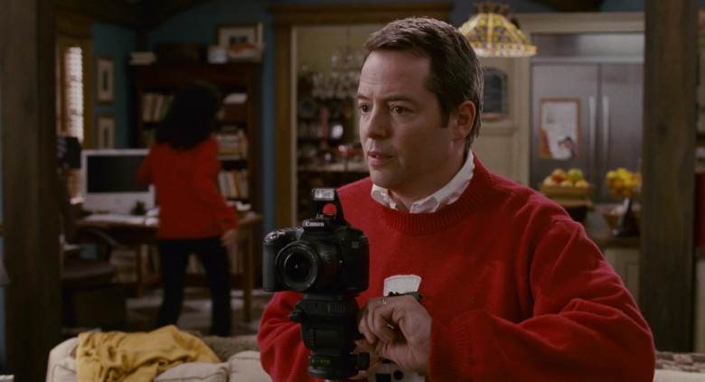 Canon Camera of Matthew Broderick as Dr. Steve Finch in Deck the Halls (2006)