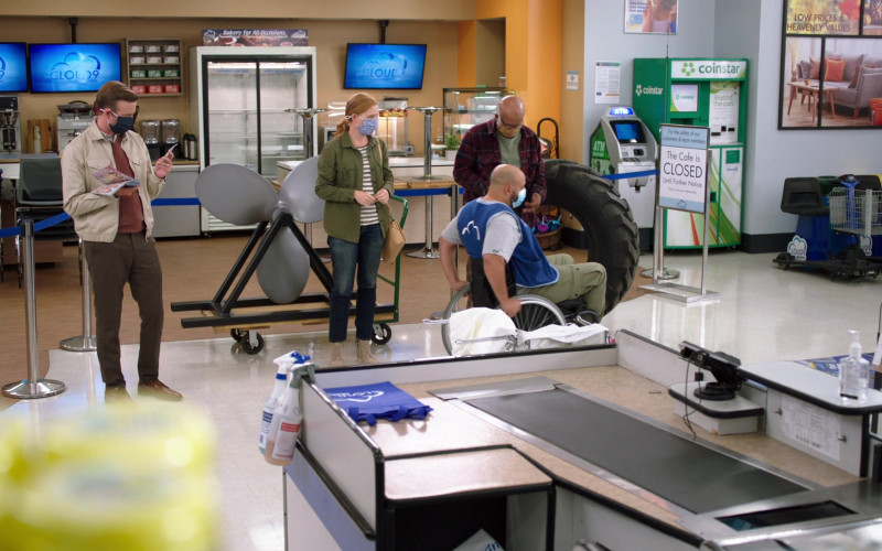 Coinstar in Superstore S06E06 Biscuit (2021)