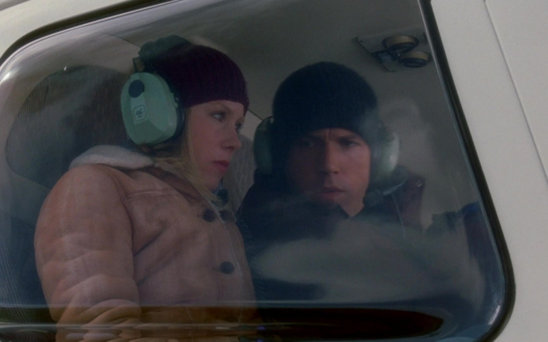David Clark Aviation Headset of Christina Applegate as Alicia Valco in Surviving Christmas (2004)