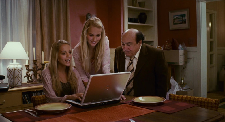 Dell Laptop of Kelly Aldridge as Ashley Hall & Sabrina Aldridge as Emily Hall (Twins) in Deck the Halls (2)