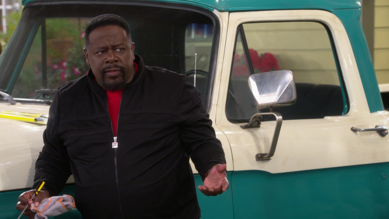 Fila Men's Jacket of Cedric the Entertainer as Calvin Butler in The Neighborhood S03E06 (1)