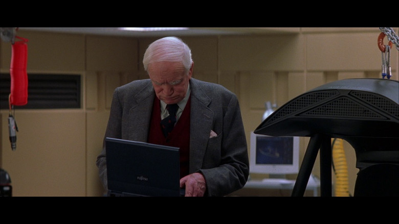 Fujitsu Laptop in The World Is Not Enough (1999)
