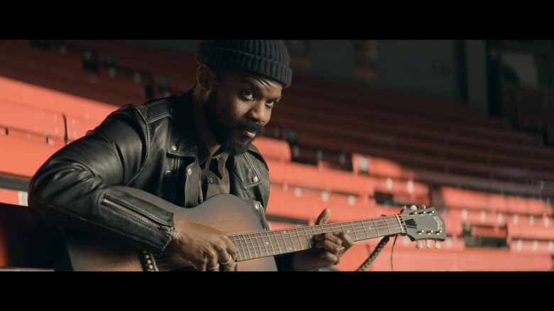 Guild Guitar of Jovan Adepo as Larry Underwood in The Stand S01E03