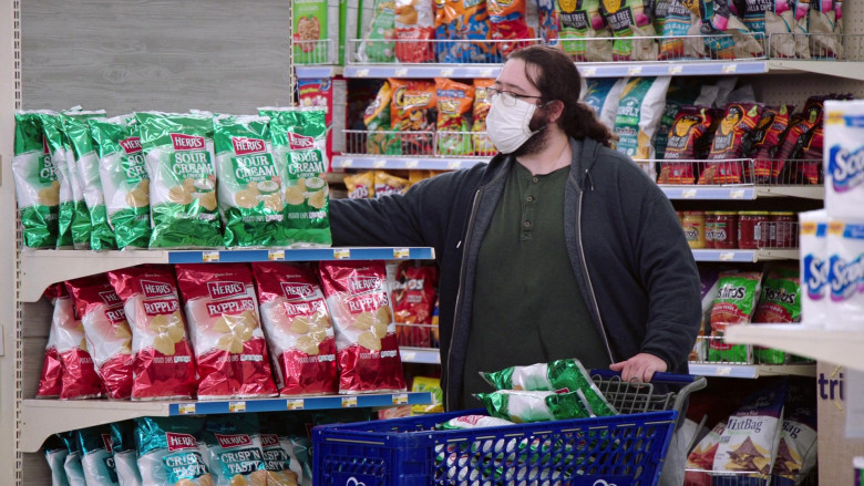 Herr's Chips in Superstore S06E05 Hair Care Products (2021)