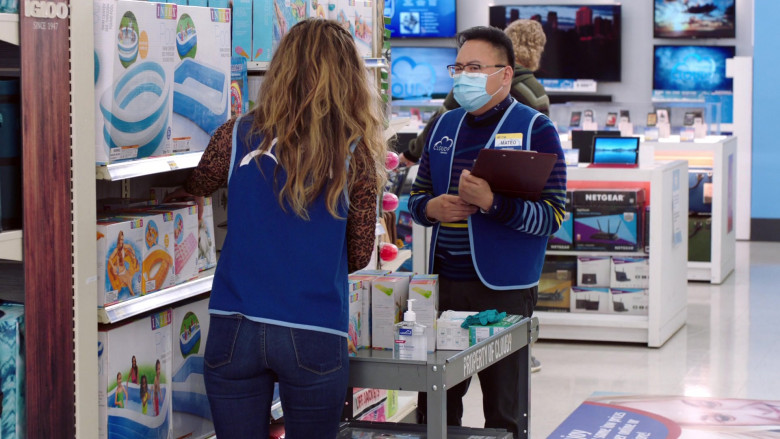 Intex Pools and Netgear Routers in Superstore S06E05 Hair Care Products (2021)