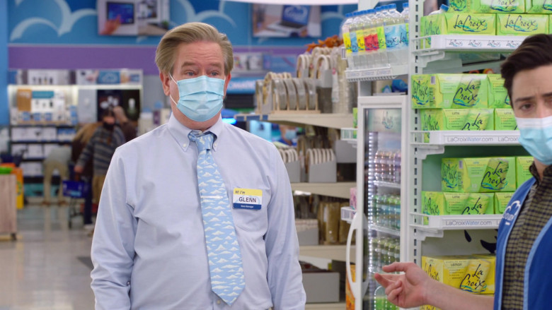 LaCroix Sparkling Water in Superstore S06E07 (3)